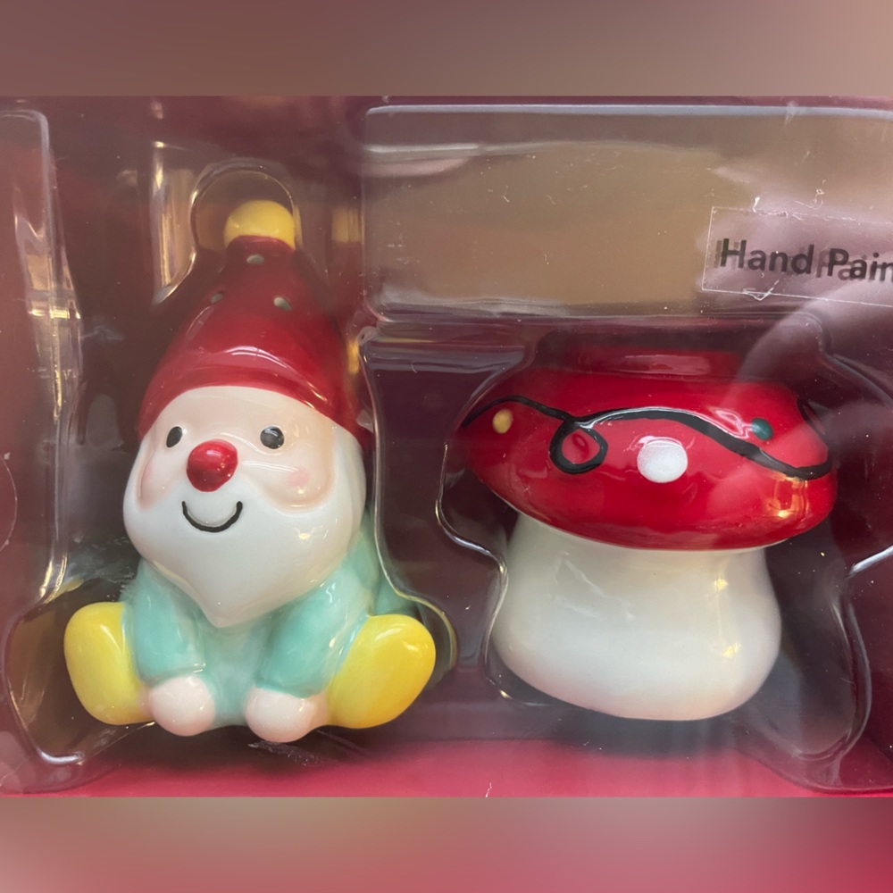 NWT Hand-Painted St. Nicholas Square Shakers
